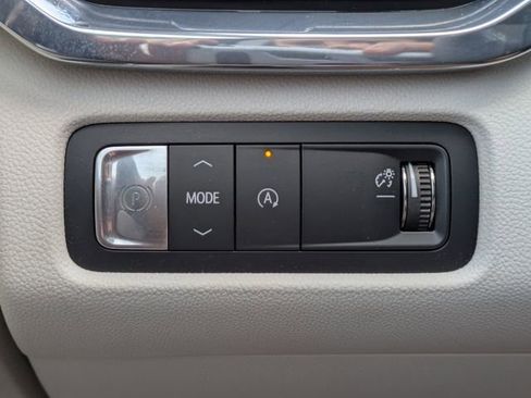 Used 2024 GMC Acadia Denali image 25