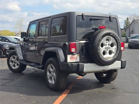 Used 2014 Jeep Wrangler Unlimited Sahara AWD/4WD image 13