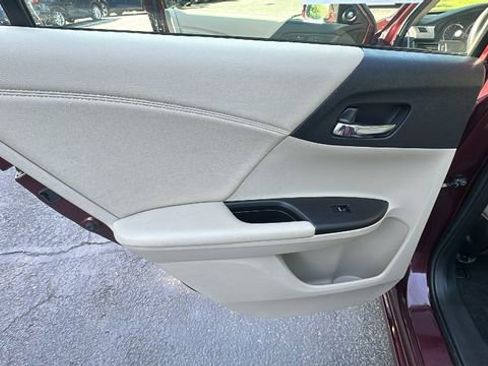 Used 2015 Honda Accord EX-L image 32