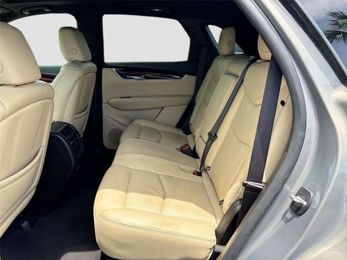 Used 2018 Cadillac XT5 Luxury w/ Driver Awareness Package image 27