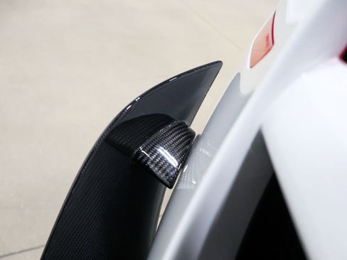 Used 2015 Porsche 918 Spyder image 99