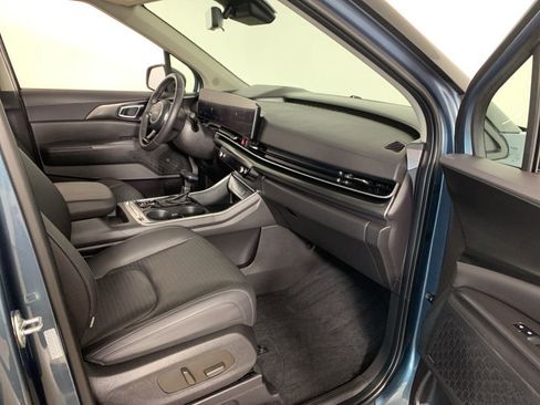 Used 2025 Kia Carnival SX Prestige FWD image 46