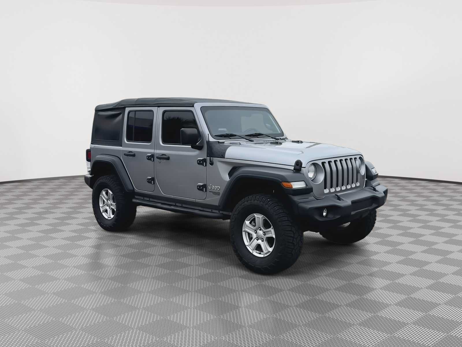 Used 2018 Jeep Wrangler Unlimited Sport S AWD/4WD image 2