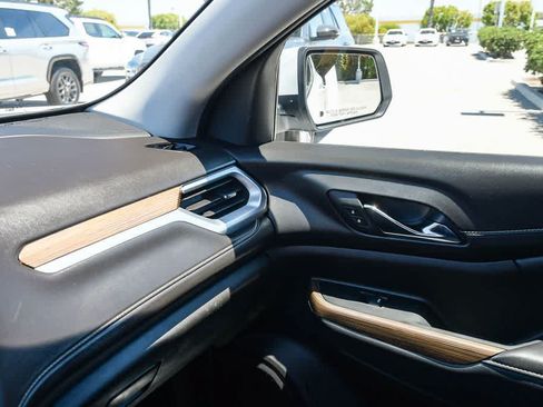 Used 2022 GMC Acadia SLE w/ Driver Convenience Package FWD image 23