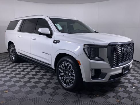 Used 2023 GMC Yukon XL Denali Ultimate image 23