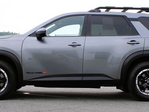Used 2023 Nissan Pathfinder Rock Creek AWD/4WD image 13