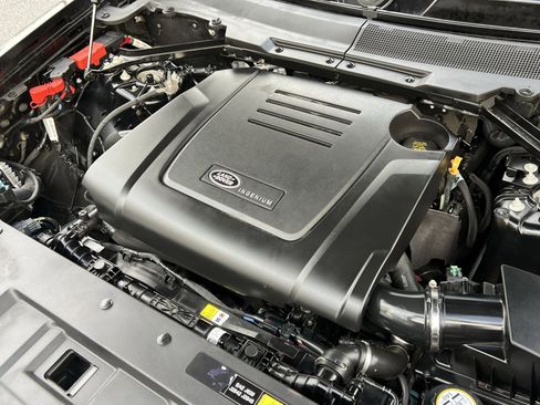 Used 2025 Land Rover Defender 110 S image 26