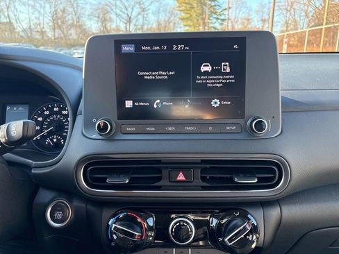 Used 2023 Hyundai Kona SEL image 19