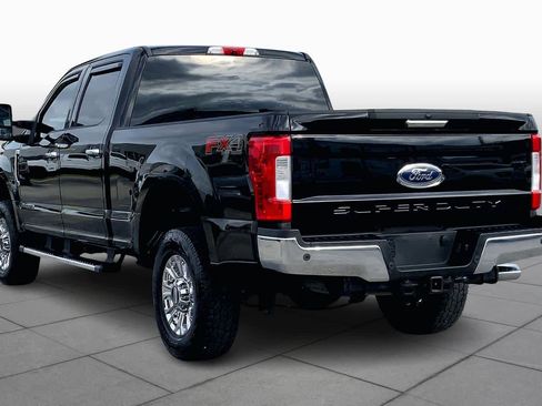 Used 2018 Ford F250 XLT w/ XLT Premium Package image 11