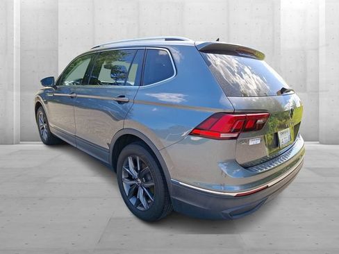 Certified 2023 Volkswagen Tiguan SE w/ Panoramic Sunroof Package FWD image 4