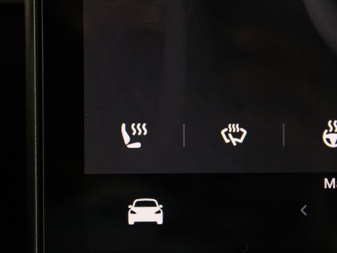 Used 2024 Tesla Model Y Long Range AWD/4WD image 27