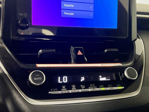 Used 2025 Toyota Corolla LE image 26