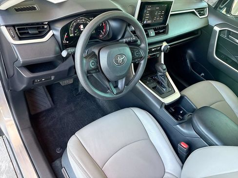 Used 2023 Toyota RAV4 XLE FWD image 9