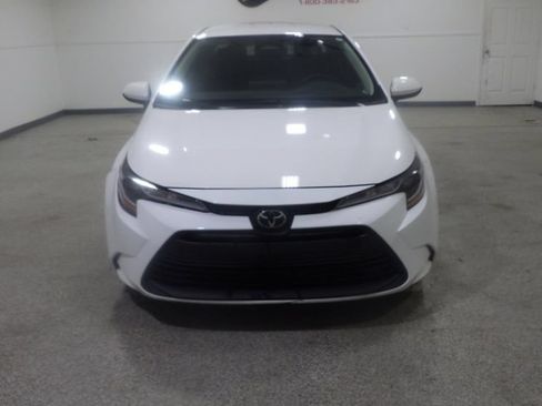 Used 2024 Toyota Corolla LE FWD image 6
