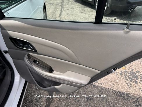 Used 2016 Chevrolet Malibu LT FWD image 11