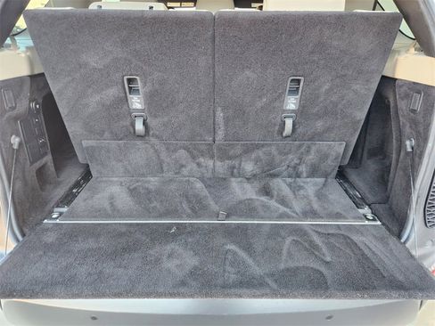 Used 2018 Land Rover Discovery SE image 33