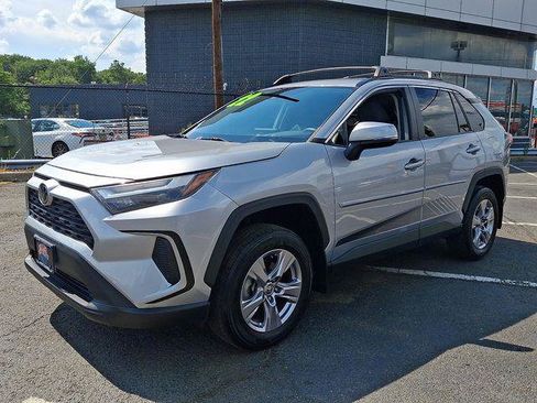 Certified 2022 Toyota RAV4 XLE AWD/4WD image 2