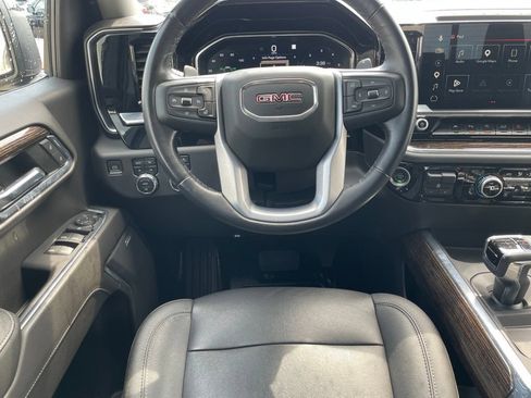 Used 2022 GMC Sierra 1500 Elevation w/ Elevation Premium Package AWD/4WD image 18