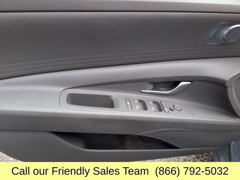 Used 2023 Hyundai Elantra SEL FWD image 12