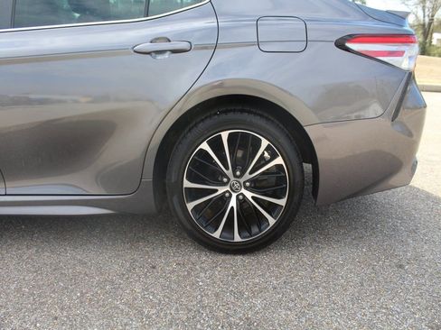 Used 2019 Toyota Camry SE image 17