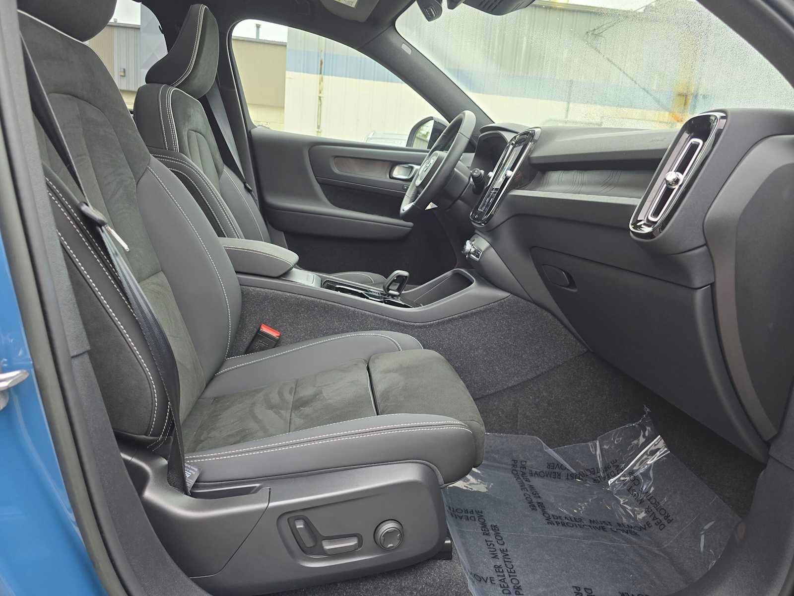 Certified 2023 Volvo XC40 Recharge Plus w/ Protection Package Premier AWD/4WD image 11