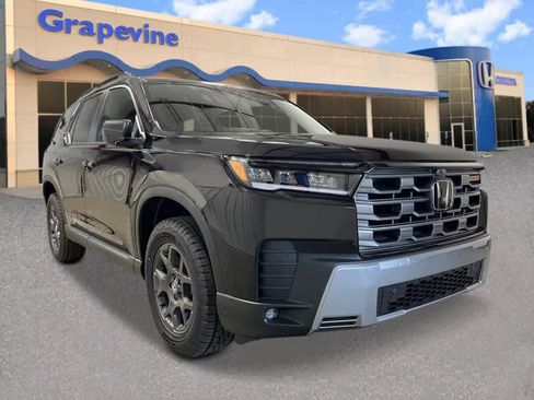 New 2026 Honda Pilot TrailSport image 9