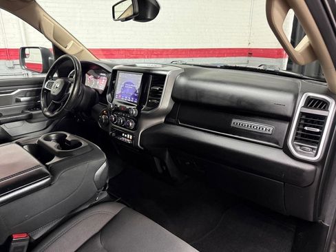 Used 2019 RAM 1500 Big Horn AWD/4WD image 11