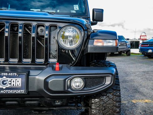 Used 2022 Jeep Gladiator Rubicon w/ Trailer Tow Package image 11