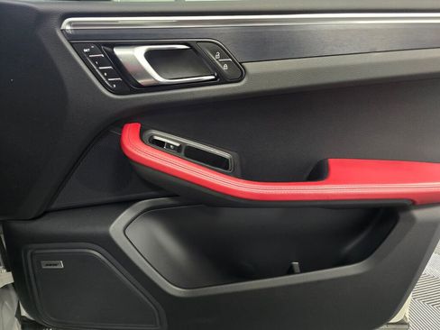 Certified 2024 Porsche Macan GTS image 26