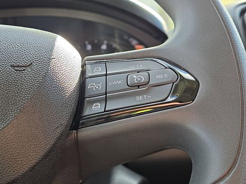 Used 2025 RAM ProMaster 2500 w/ Convenience Group image 16