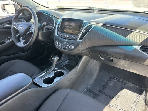Used 2020 Chevrolet Malibu LS w/ LPO, Convenience Package 1 FWD image 10