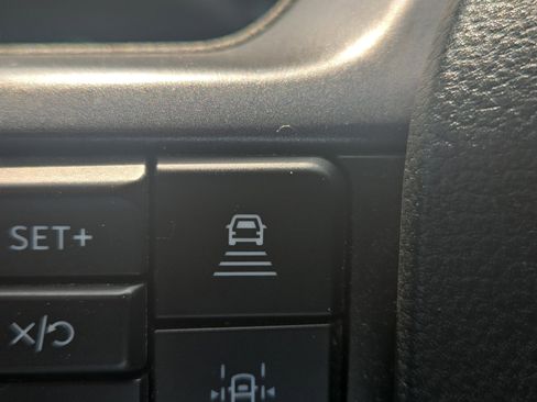 Certified 2023 Ford F150 XLT w/ Equipment Group 302A High image 31