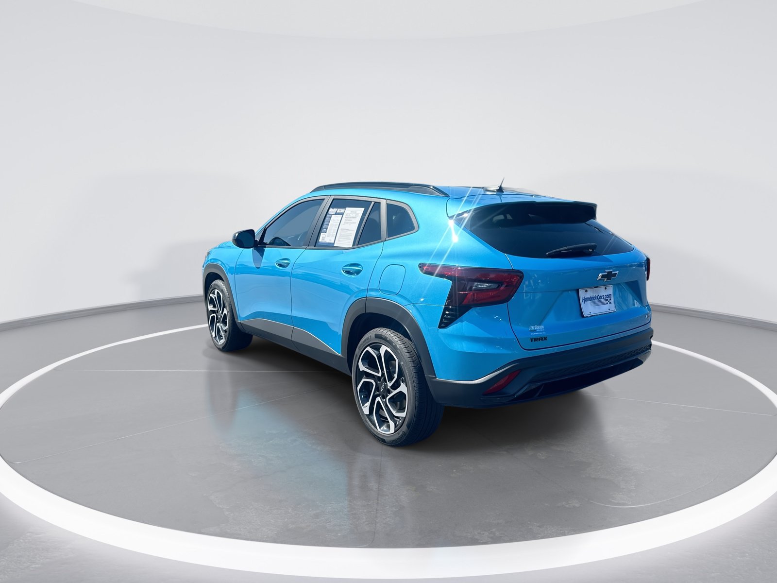 Used 2025 Chevrolet Trax RS w/ Sunroof Package FWD image 7