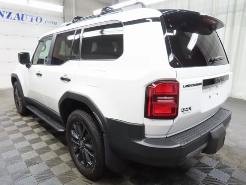 Used 2024 Toyota Land Cruiser image 5