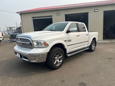 Used 2017 RAM 1500 Laramie AWD/4WD image 7