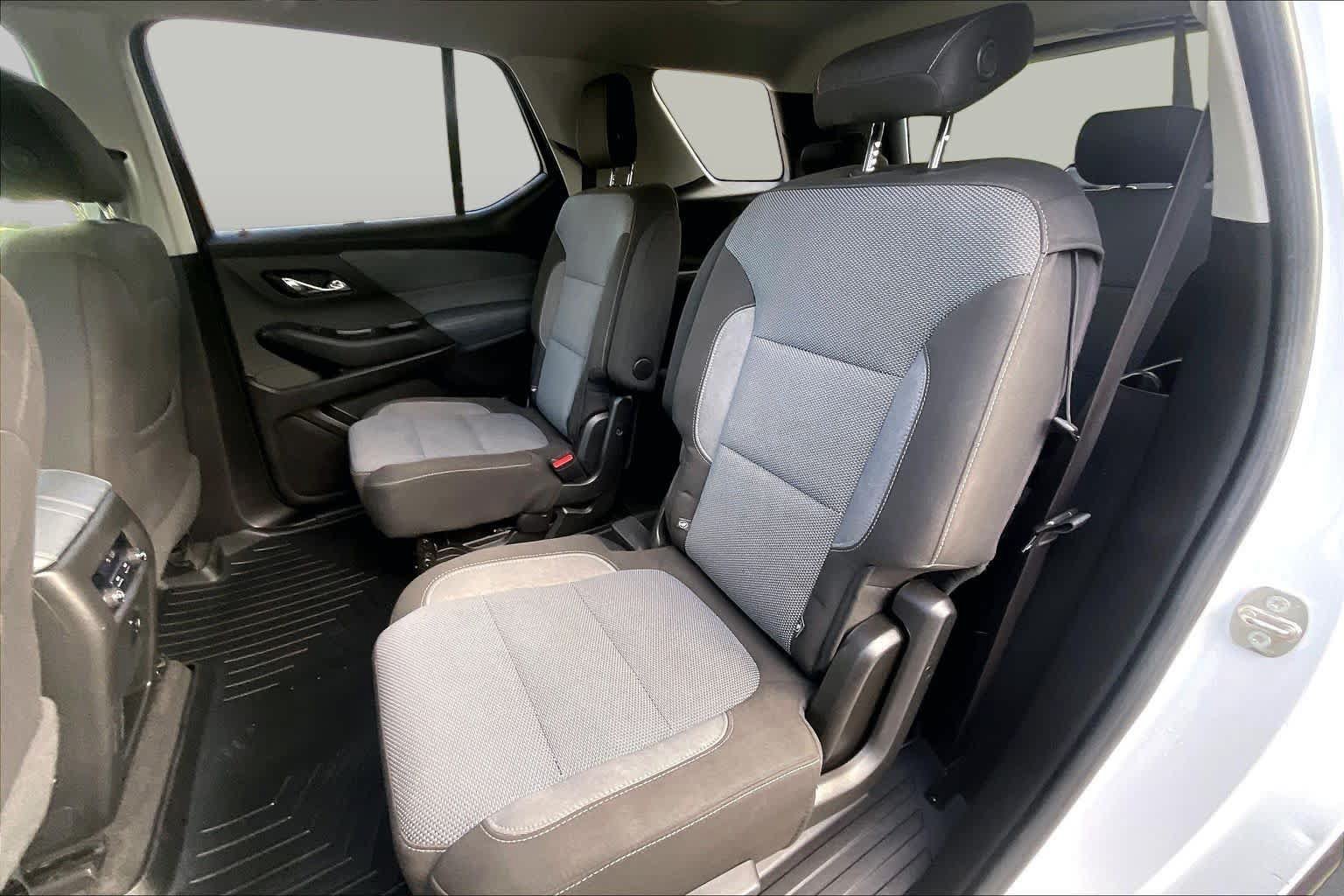 Used 2018 Chevrolet Traverse LT FWD image 20