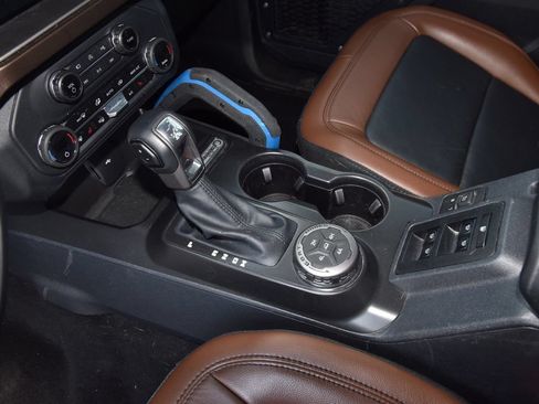 Certified 2023 Ford Bronco Outer Banks w/ Sasquatch Package AWD/4WD image 9
