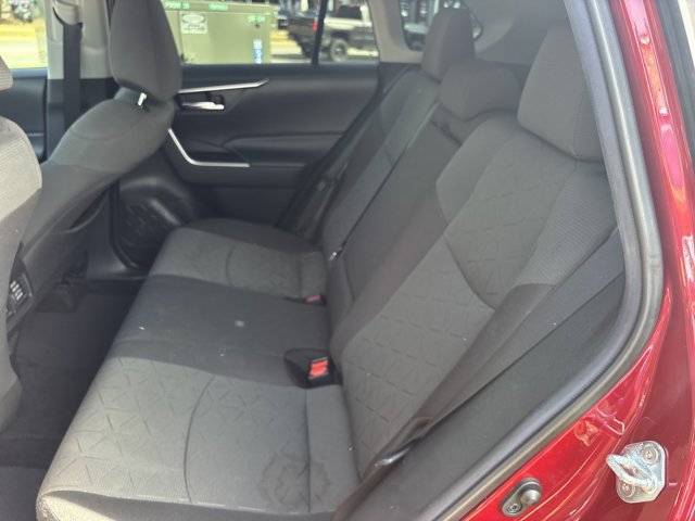 Used 2021 Toyota RAV4 XLE w/ Convenience Package FWD image 16