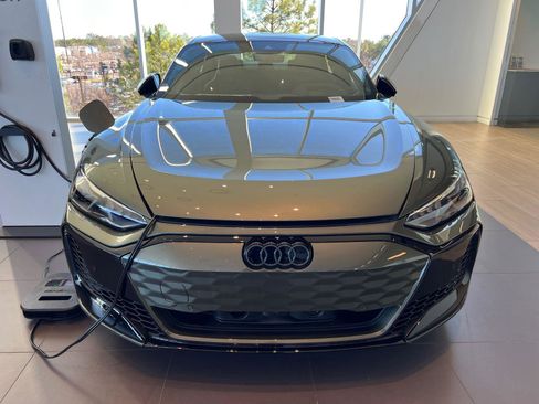 New 2026 Audi RS e-tron GT performance image 2