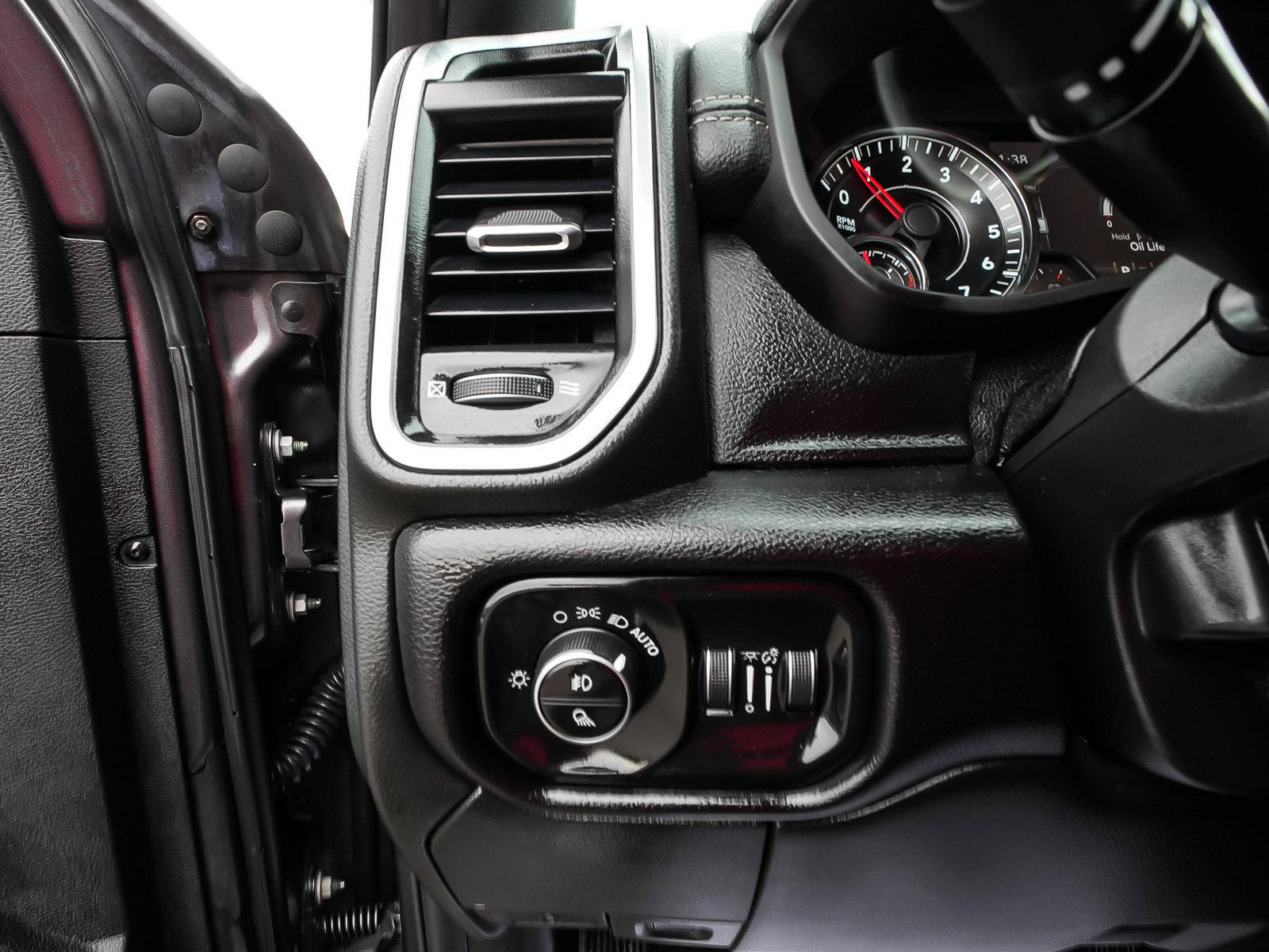 Used 2022 RAM 3500 Laramie w/ Night Edition AWD/4WD image 17