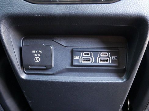 Used 2025 Jeep Grand Cherokee Altitude image 55