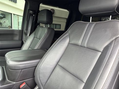 Used 2023 Chevrolet Silverado 2500 High Country w/ Z71 Off-Road Package image 12