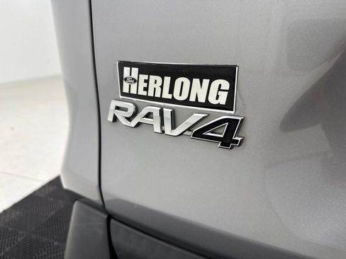 Used 2020 Toyota RAV4 LE w/ All Weather Liner Package AWD/4WD image 11