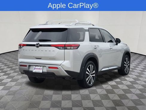 Used 2024 Nissan Pathfinder Platinum w/ Cargo Package FWD image 4