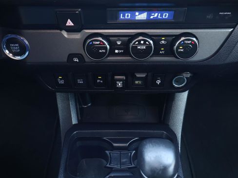 Used 2021 Toyota Tacoma TRD Sport w/ Technology Package image 25