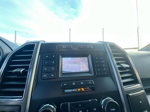 Used 2018 Ford F150 XLT w/ Trailer Tow Package image 17