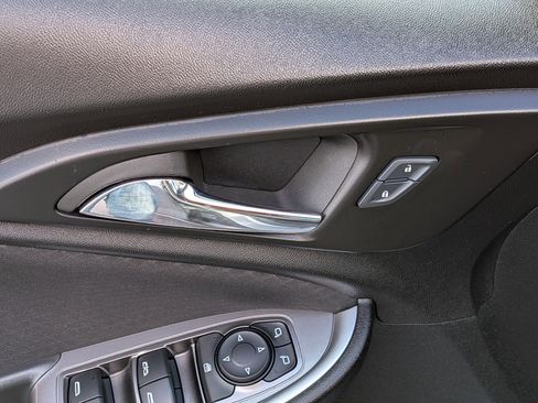 Used 2024 Chevrolet Malibu LT image 12