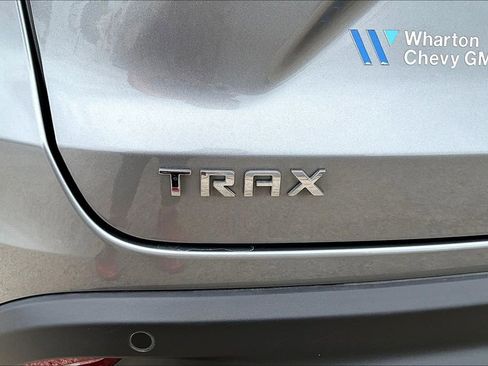 Used 2025 Chevrolet Trax LT w/ Driver Confidence Package FWD image 23