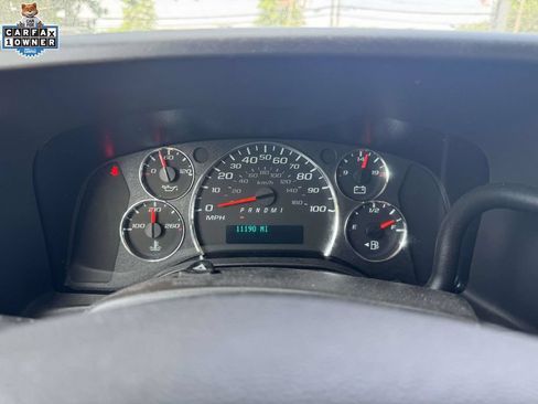 Used 2025 Chevrolet Express 2500 w/ Driver Convenience Package RWD image 22