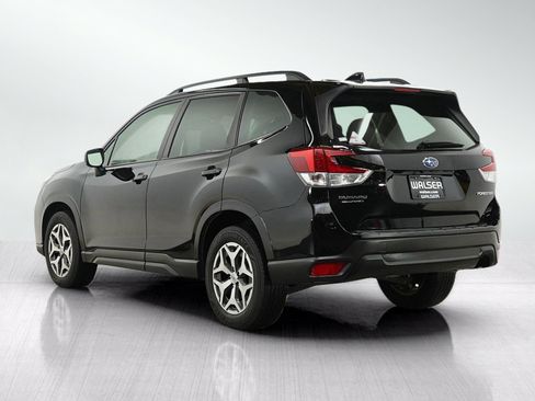 Used 2019 Subaru Forester Premium w/ All-Weather Package AWD/4WD image 3